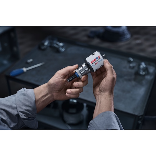  LENOX® SPEED SLOT® Bi-Metal Hole Saw and SNAP-BACK™ Arbor